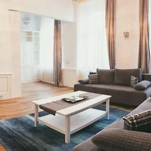 Helvetia 4*, Düsseldorf Deutschland